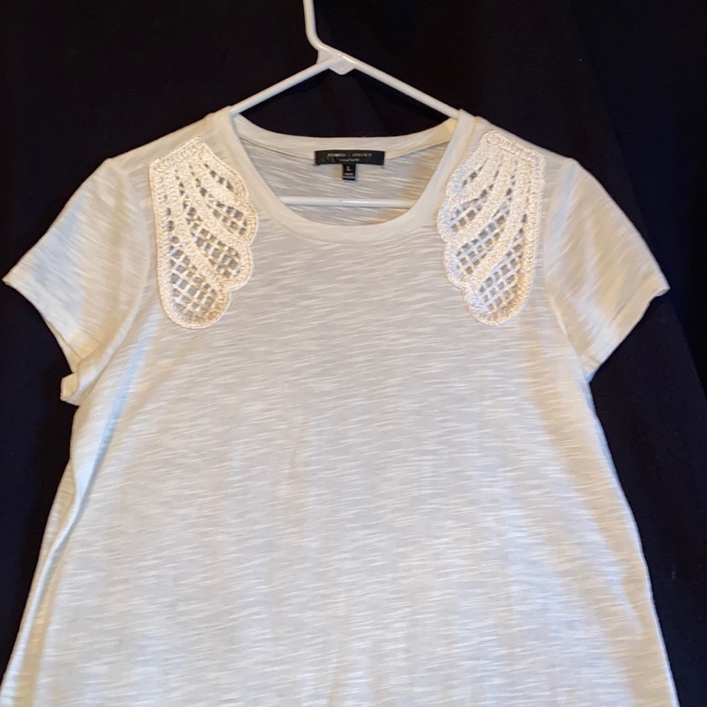 Romeo + Juliet  Cream with lace accent dress top beautiful design